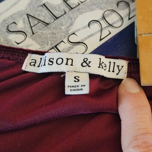 Juniors vintage whimsical renaissance princes high waisted burgundy velvet midi - Picture 7 of 9